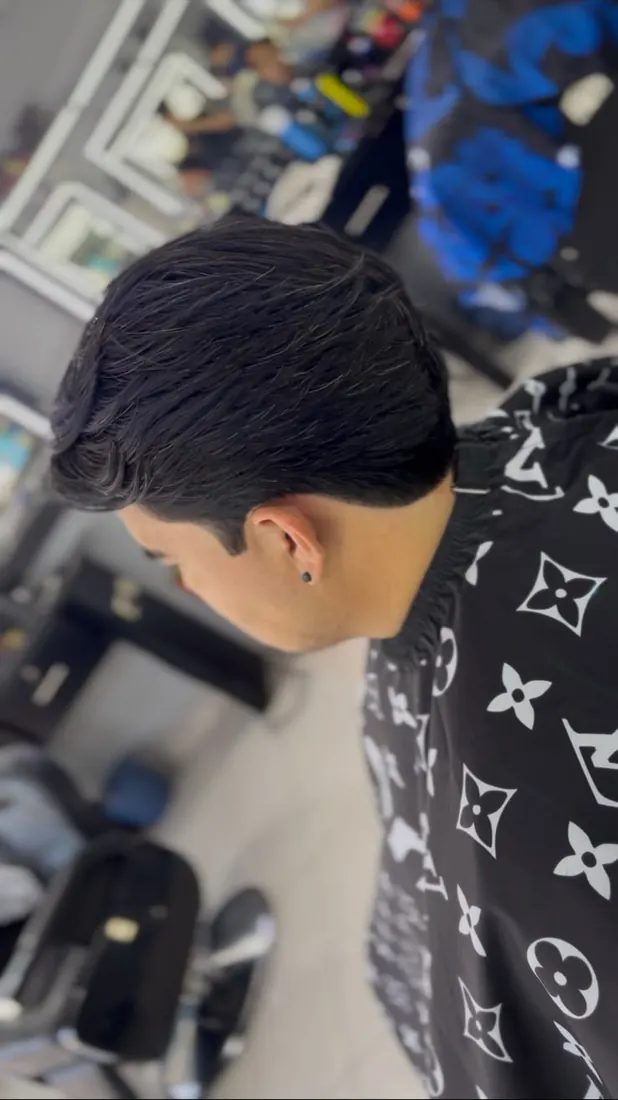 Corte con degradado y diseño