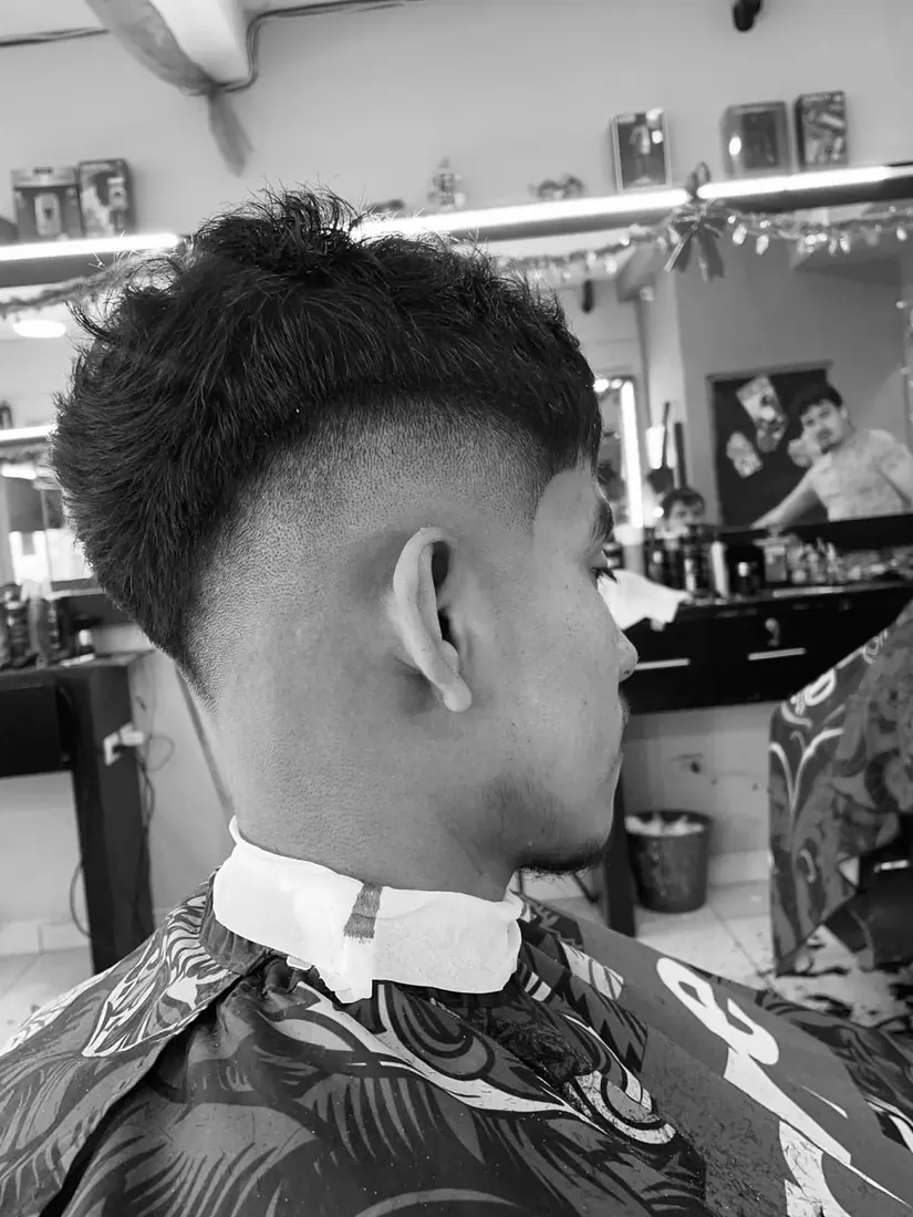 Perfilado de barba con navaja