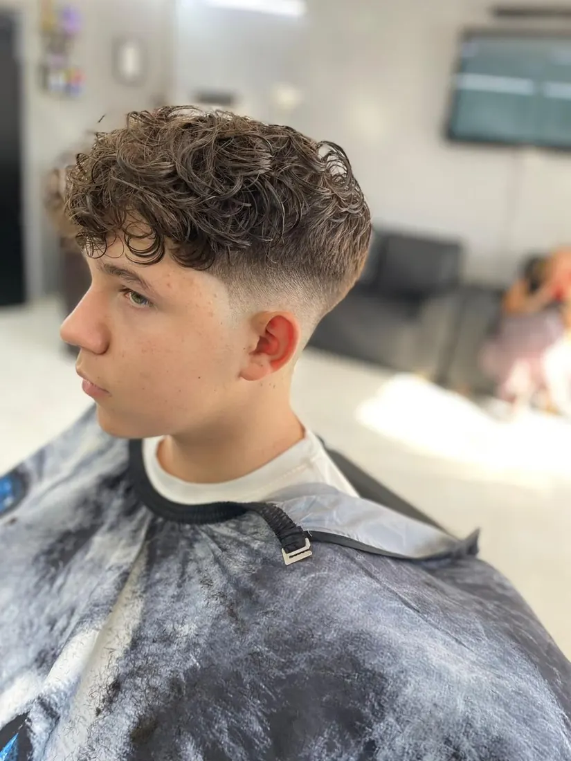 Corte con degradado en Peluquería Sosa