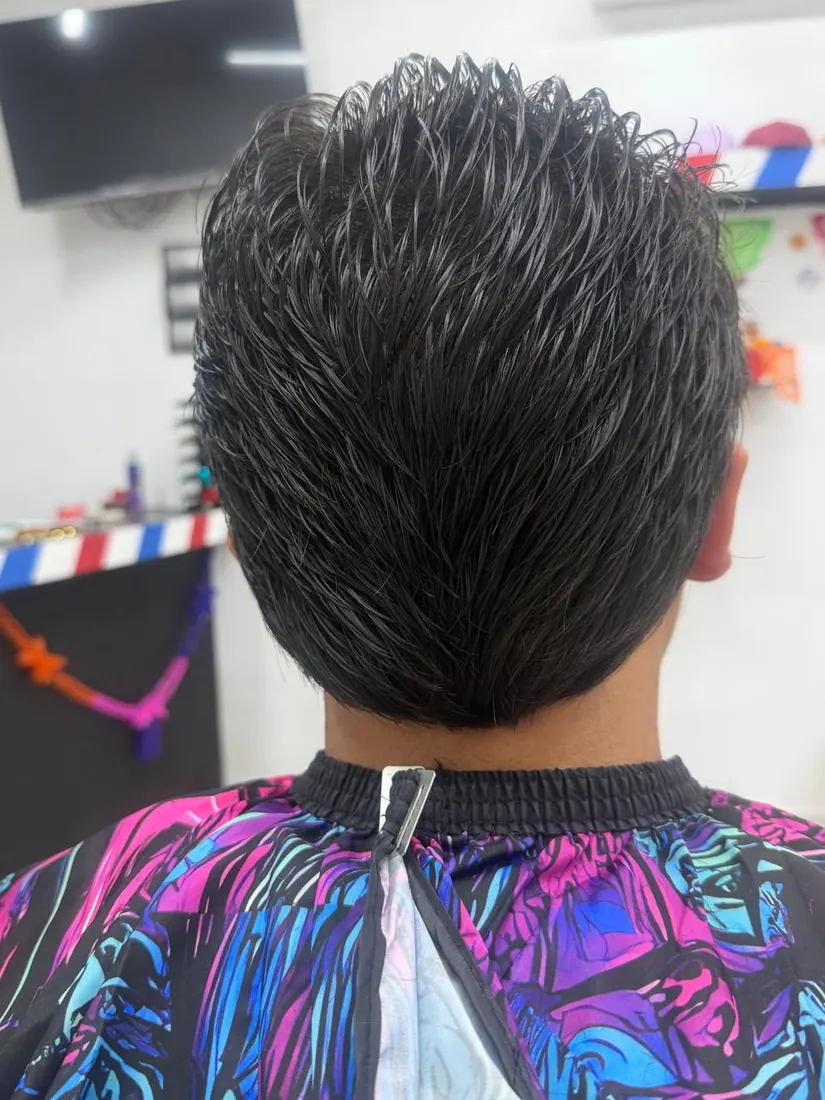 Corte con acabado peinado